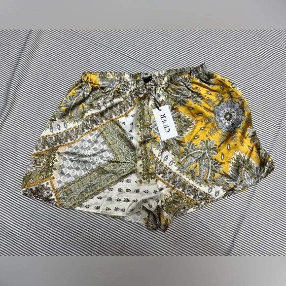 CIDER Boho Paisley Shorts NWT Size S - Picture 2 of 3